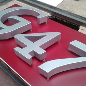 Rótulos Luminosos Luce, S.L. rotulo empresa g47